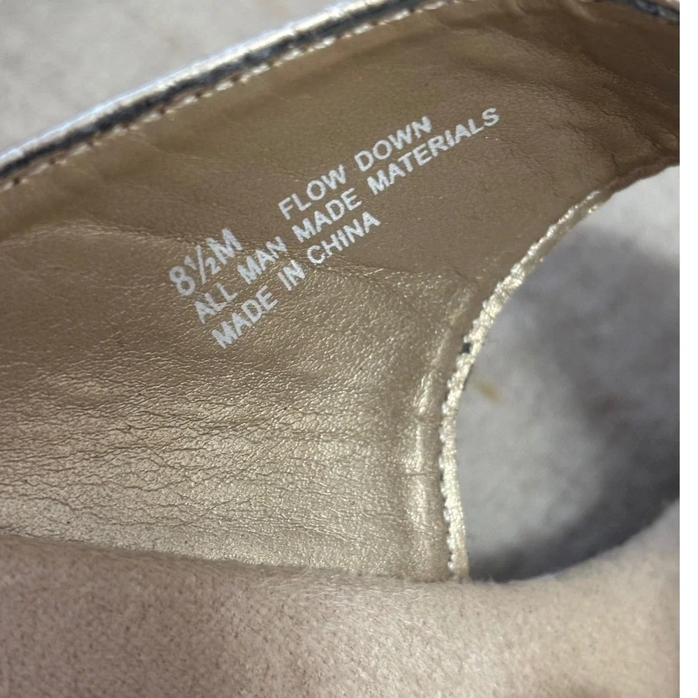 Aerosoles Thong Wedge Heel Sandals 8.5 Gold Metallic Slip On Comfort
